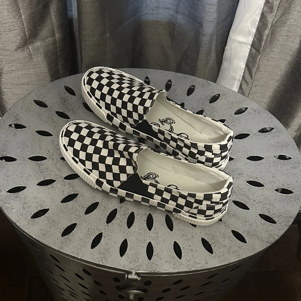 Very G Women's Black and White Checkered Slip-On Sneakers - Picture 3 of 6